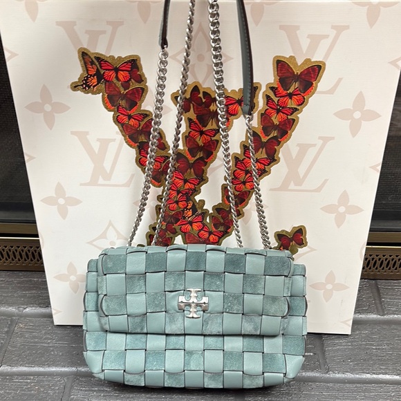 Tory Burch KIRA CHEVRON WOVEN SMALL CONVERTIBLE SHOULDER BAG - Picture 4 of 15